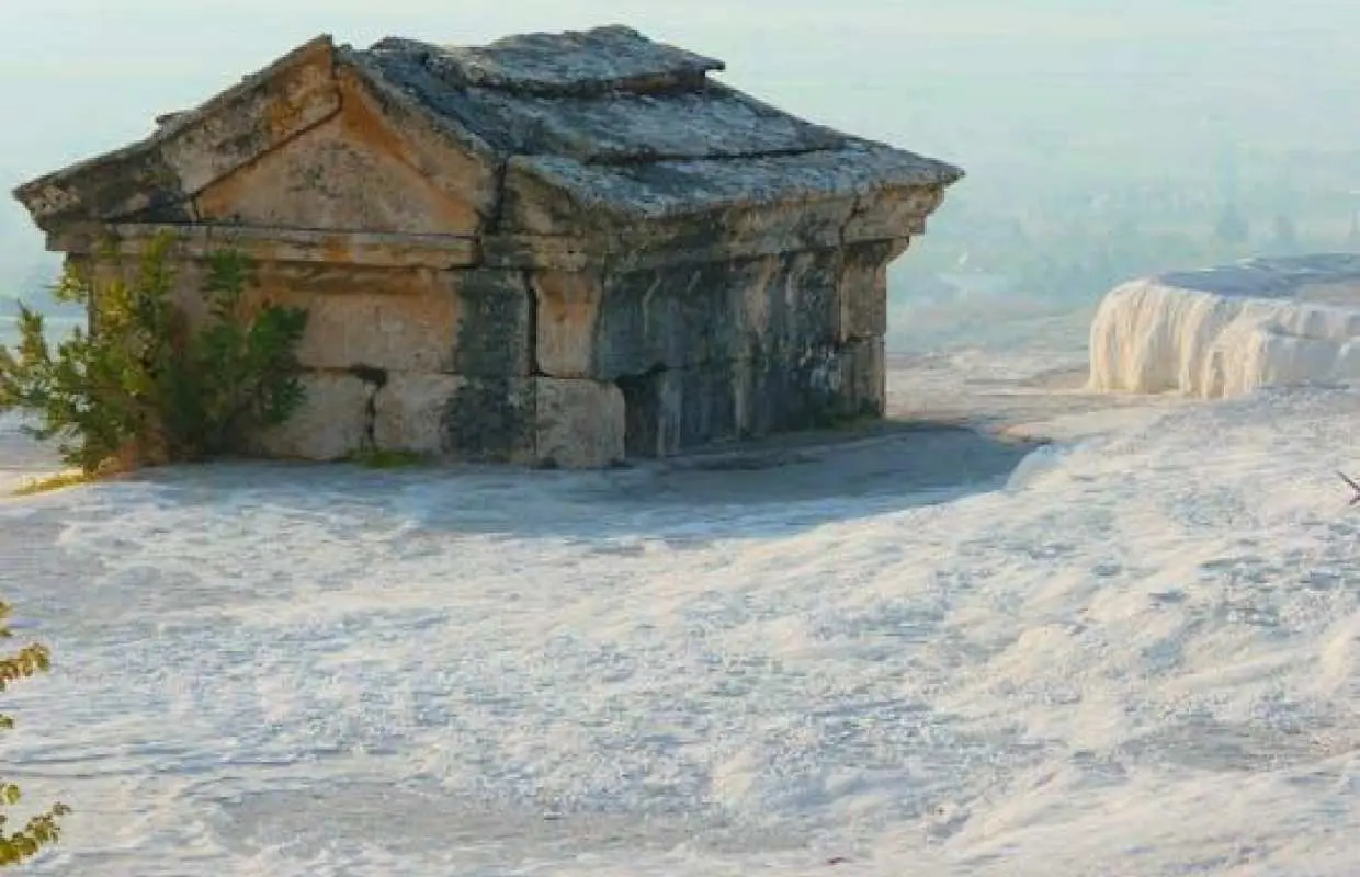 Daily guided Pamukkale tour with pick-up from Denizli Airport