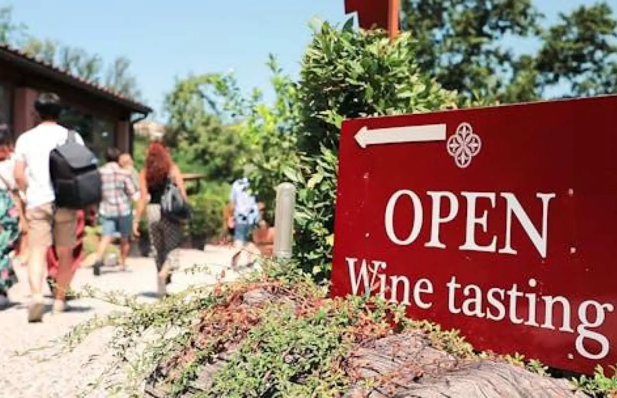 Chianti morning tour with wine and food tastings