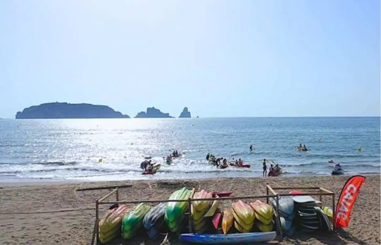 Medas Islands eco-kayak guided tour with swimming stop from L'Estartit