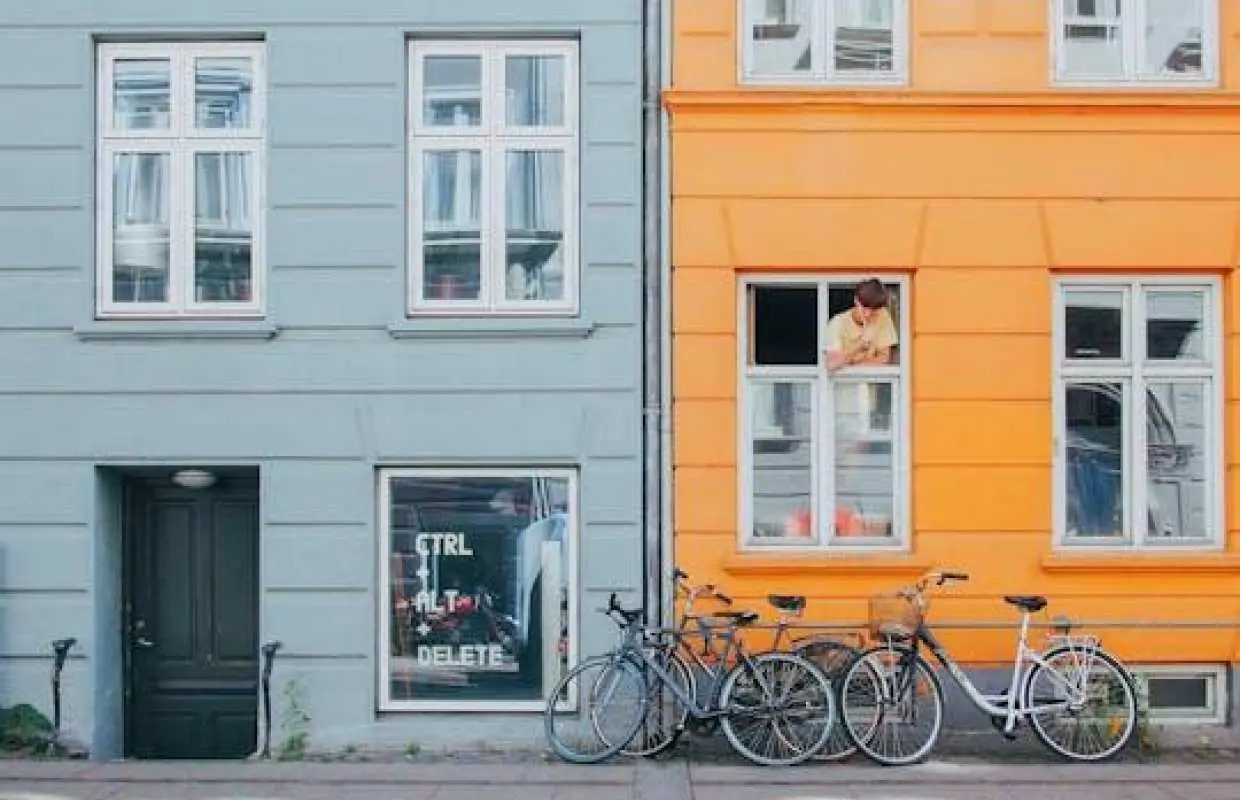 90-minute Copenhagen photo walk with local guide