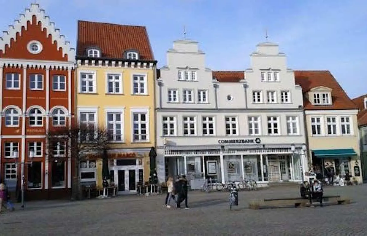 Audio-guided tour through historic Greifswald landmarks