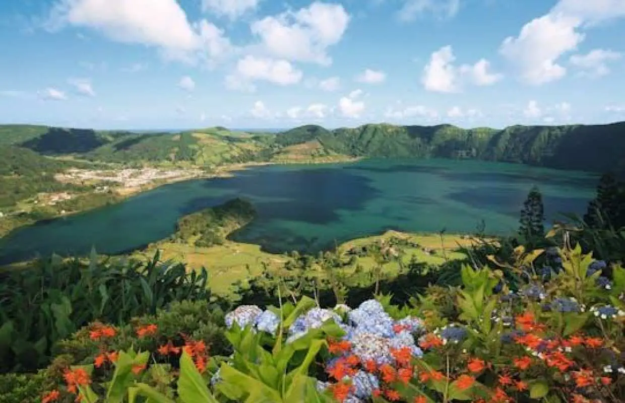 Sete Cidades and Lagoa do Fogo full-day tour