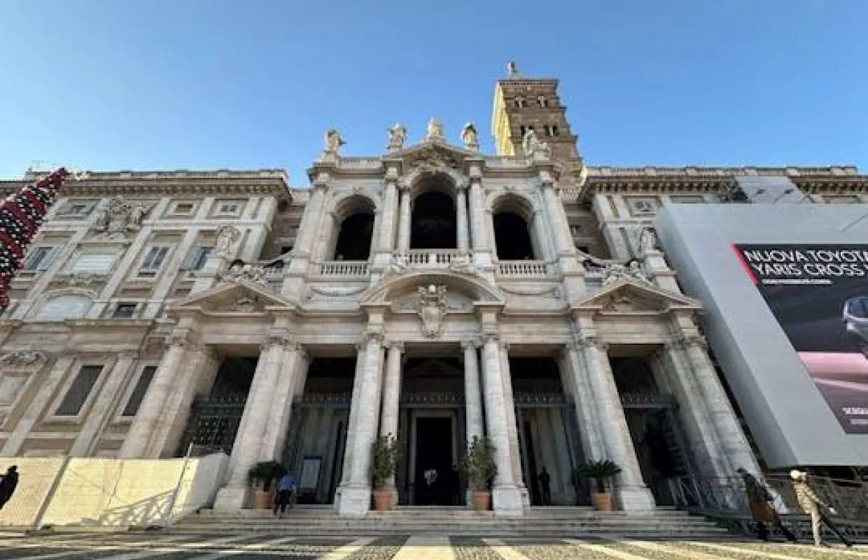 Hop On Hop Off Bus & Saint Mary Major ticket with optional audio guide