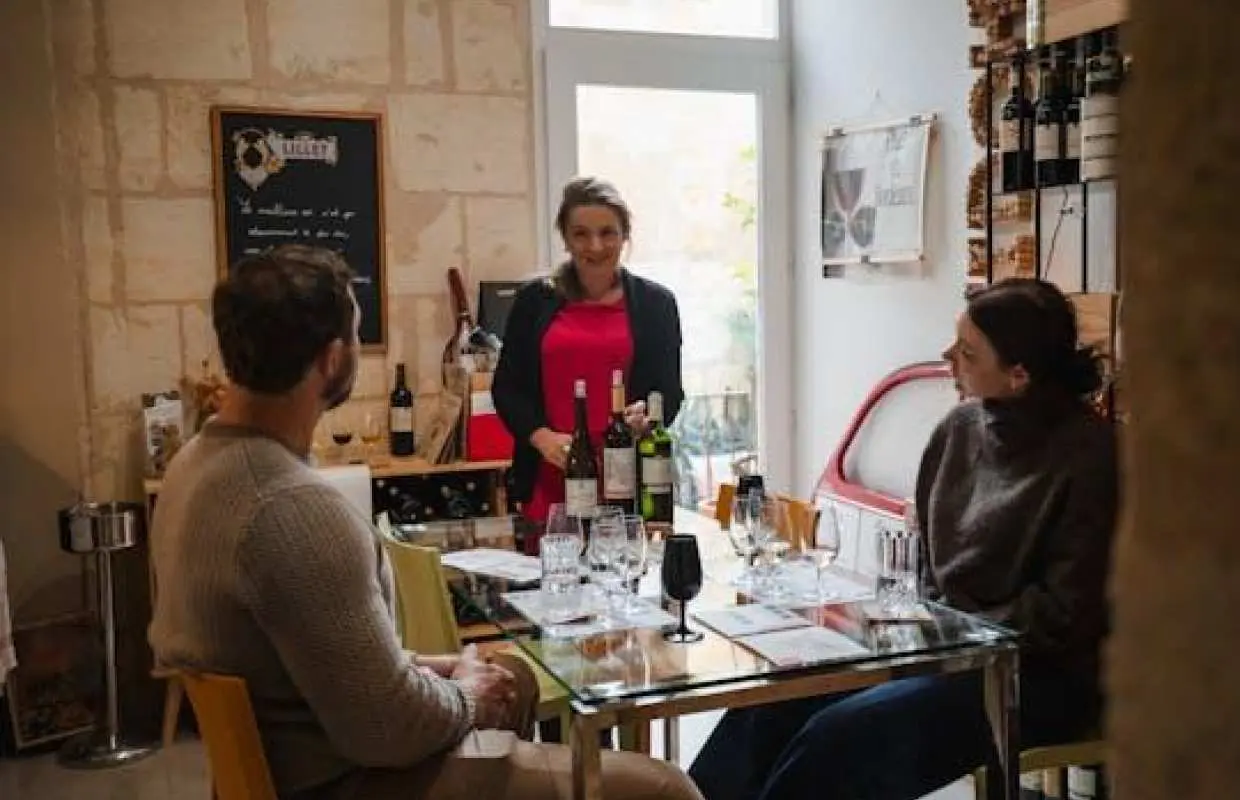 Bordeaux white wine tasting workshop with cheese pairing