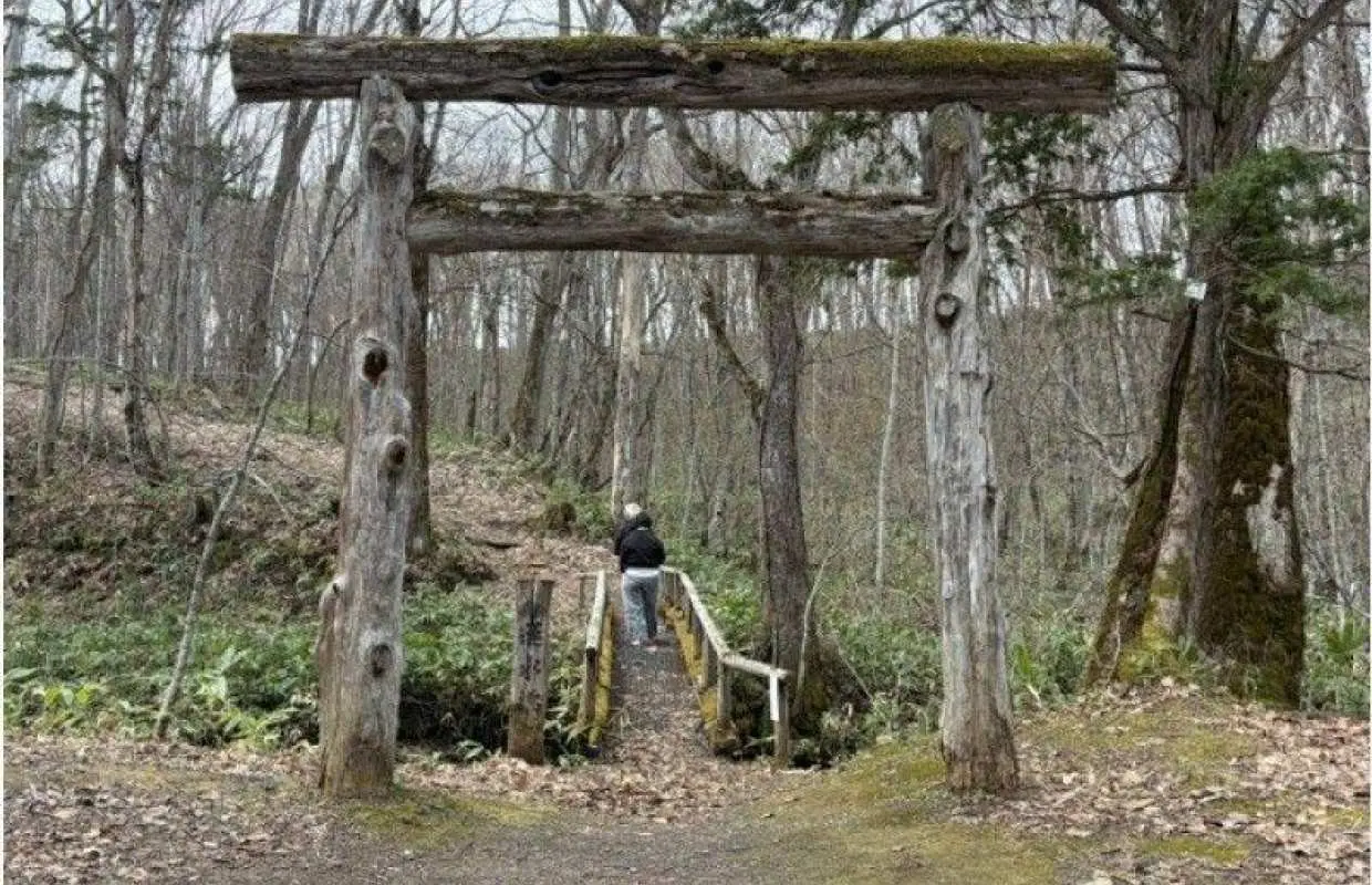 知床斜里ガイドツアー（パワースポット+名水･さくらの滝･焼酎工場・縄文遺跡・国有権文化財･温泉）組み合わせツアー　午前･午後催行
