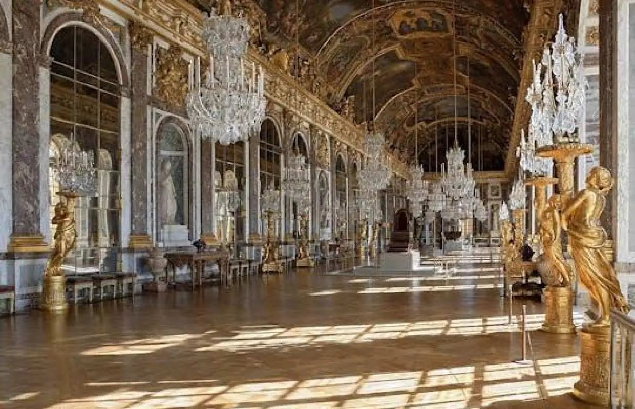 Versailles Palace skip-the-line guided tour