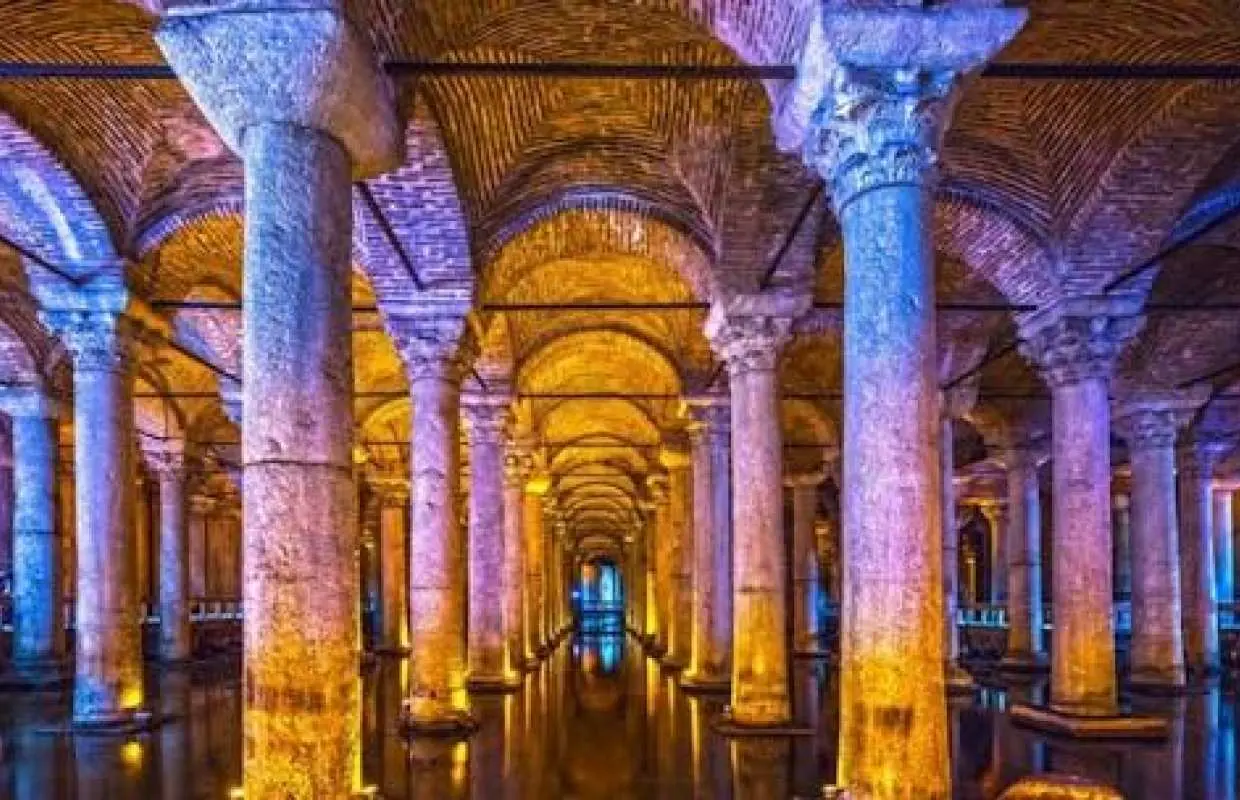 Istanbul Basilica Cistern, Blue Mosque and Hagia Sophia tour