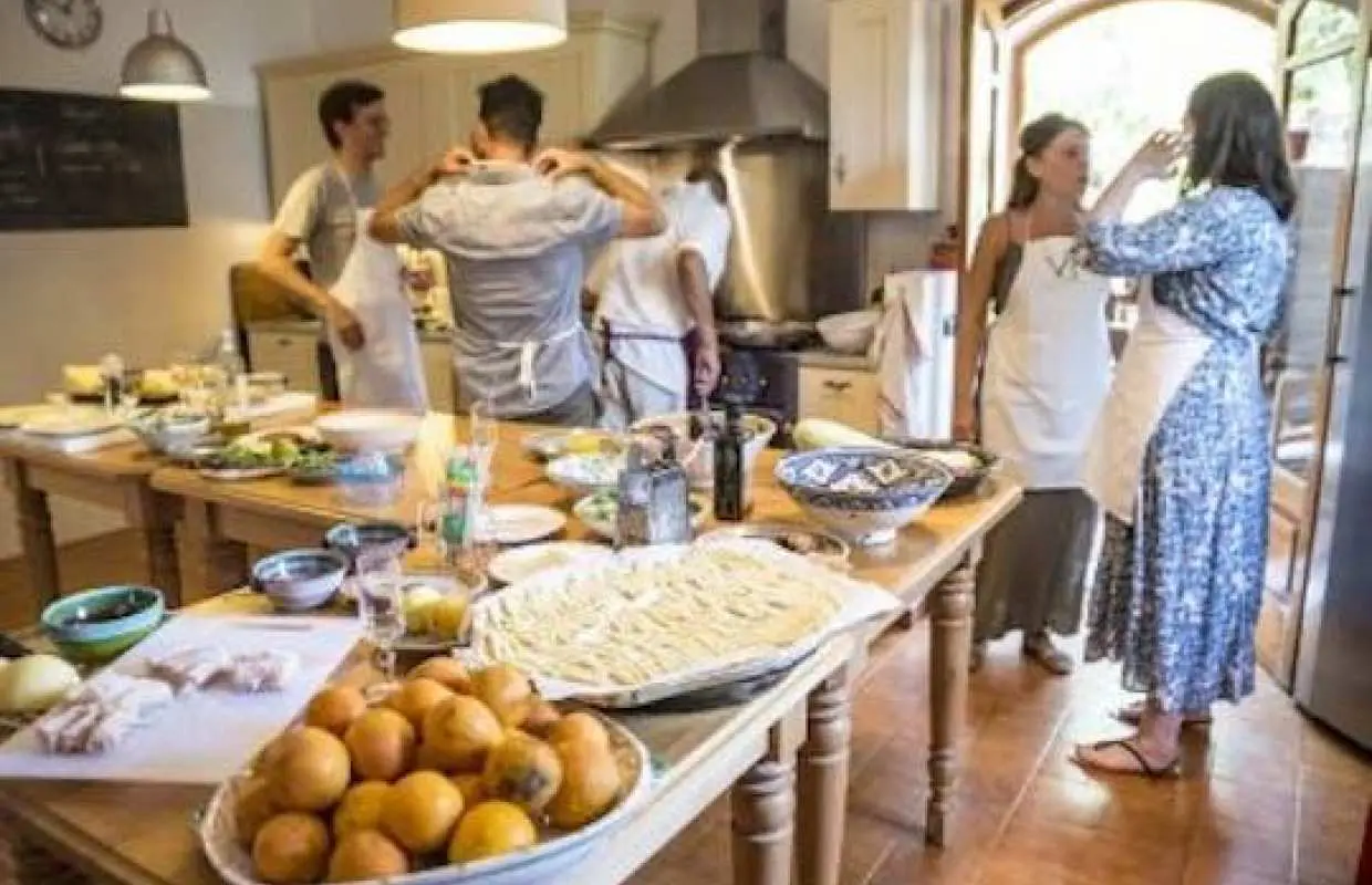 陶尔米纳市场带您领略西西里风味