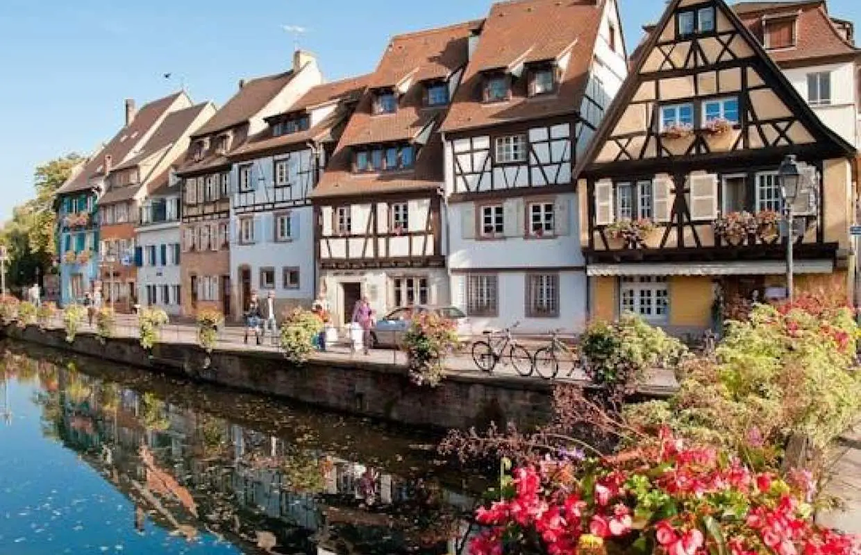 バーゼル発コルマールへのプライベート日帰り旅行（ワインテイスティング付き）