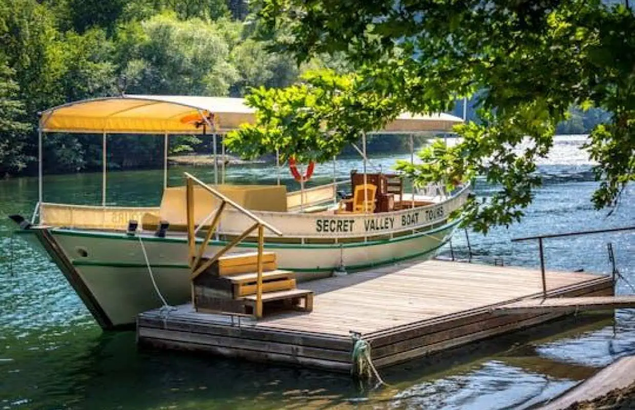 Secret Valley Visit with Boat Cruise & Lunch