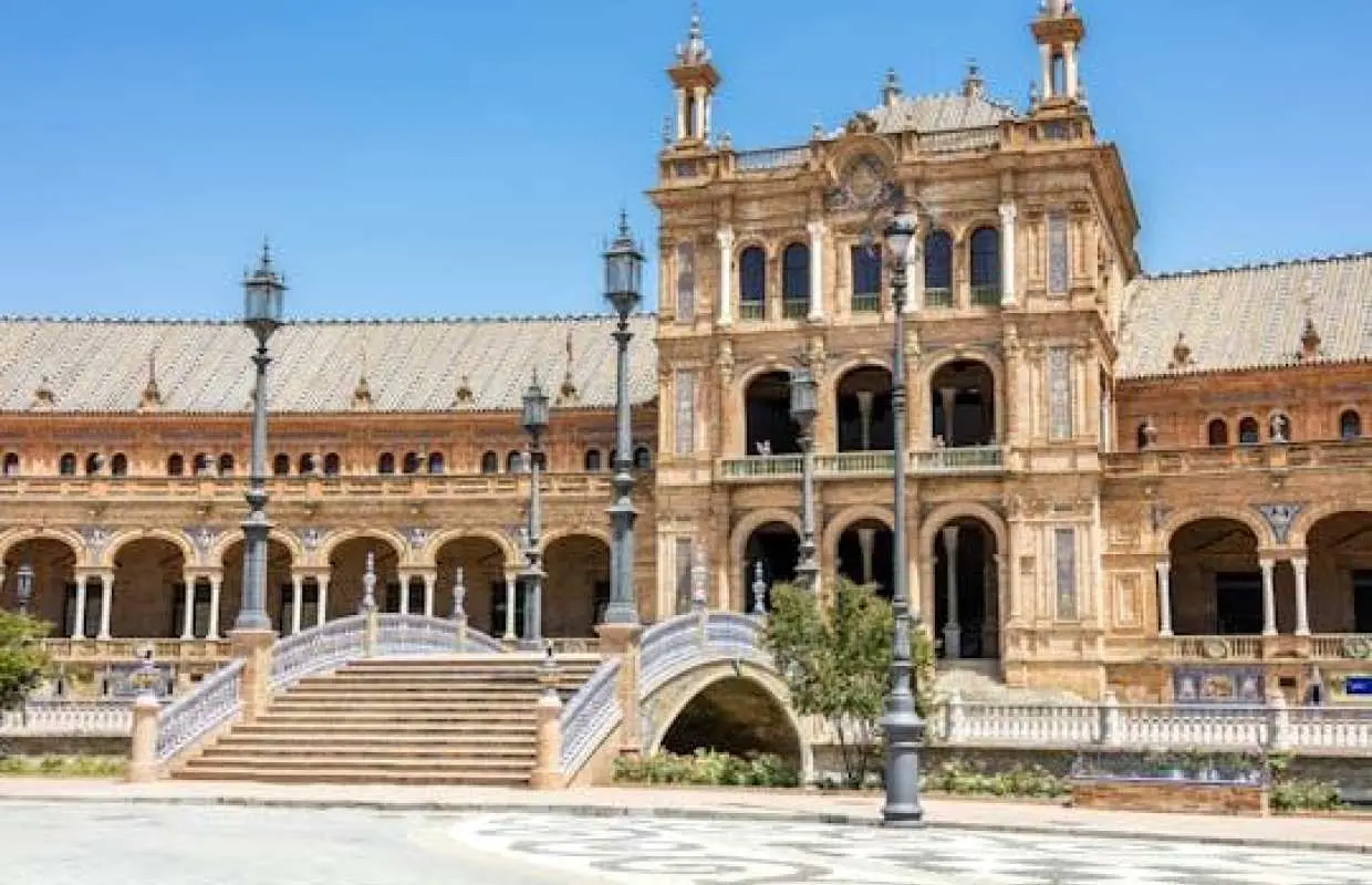 Full-day Seville tour from the Algarve with a local guide