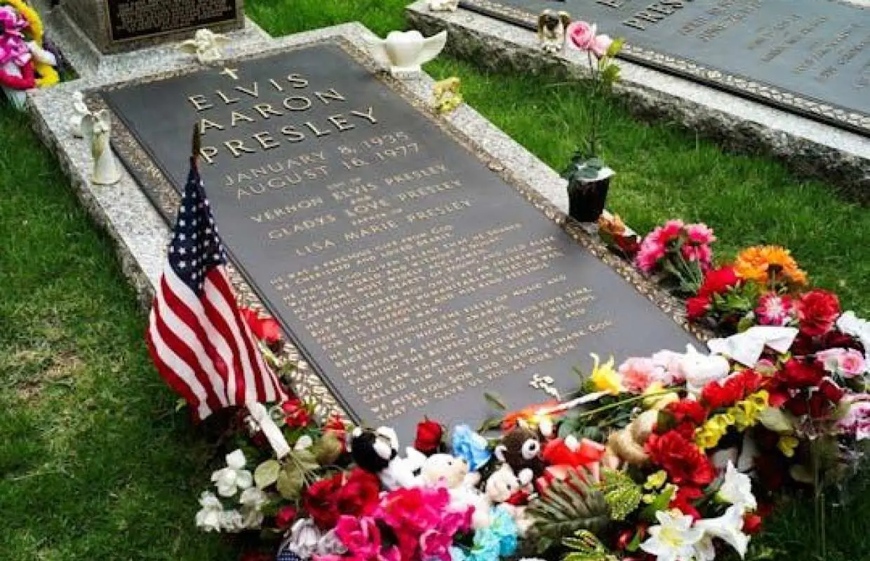 Chicago Graceland Cemetery self-guided audio tour