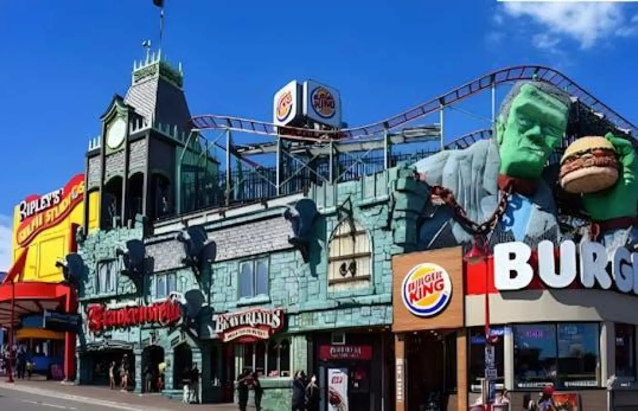 Guided food walking tour of Niagara Falls Canadian cuisine