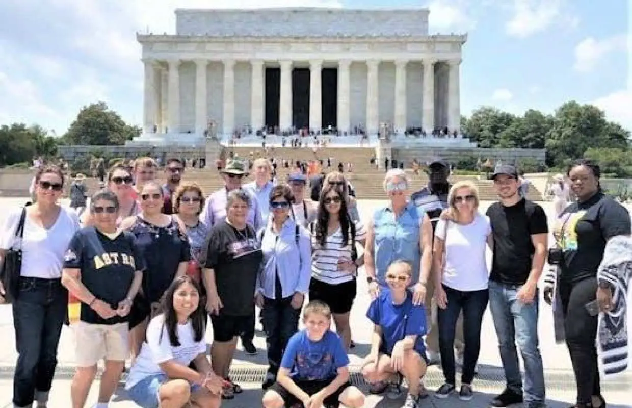 DC in a day with 10 monuments, cherry blossoms, and a boat cruise