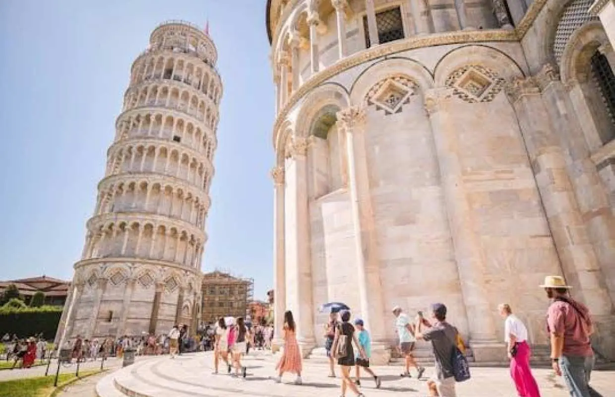 Pisa and Lucca tour with Buccellato tasting