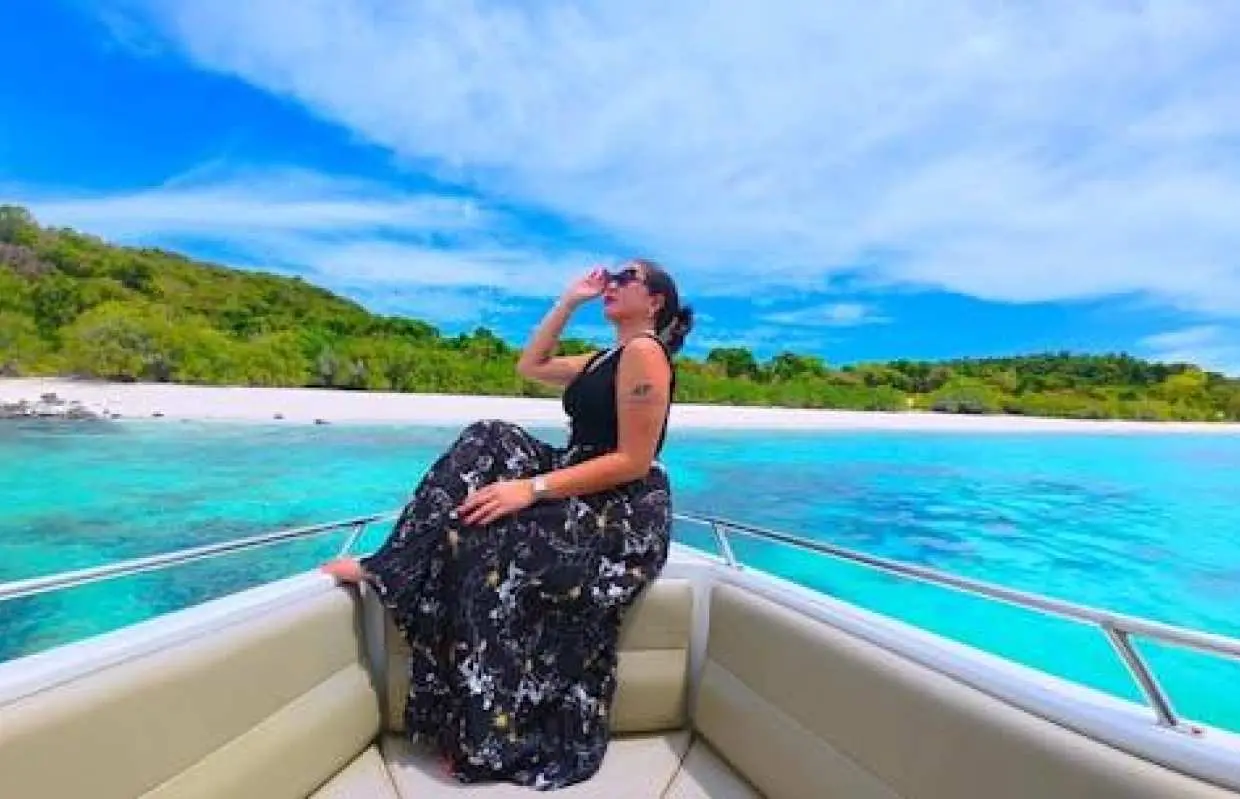 Private Samae San Speedboat Fishing Tour and Barbecue from Pattaya