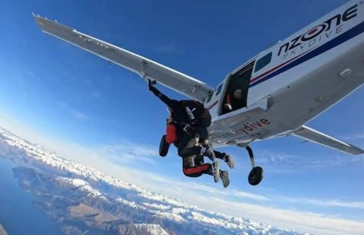 9,000ft Skydiving Experience in Queenstown
