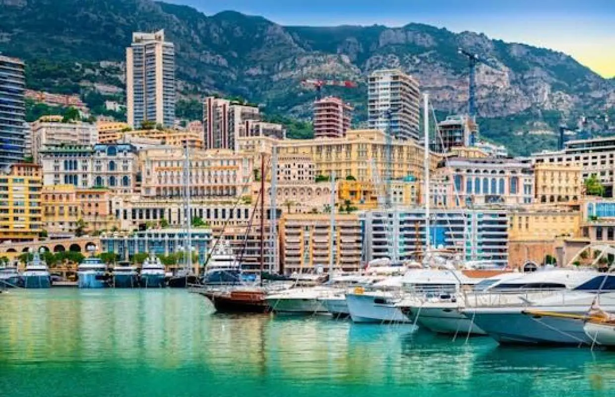 Guided private walking tour to Monaco and Monte-Carlo