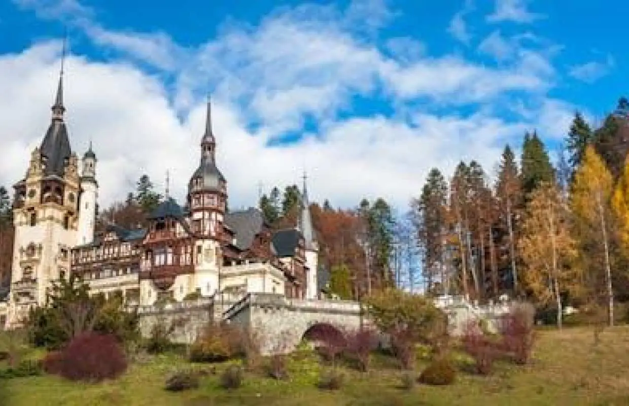 Bran Castle, Peles Castle and Brasov Guided Tour