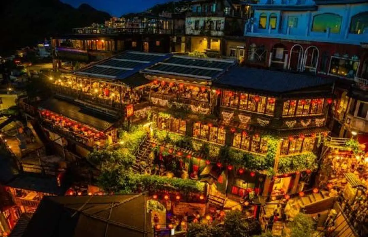 Jiufen Night Tour from Taipei
