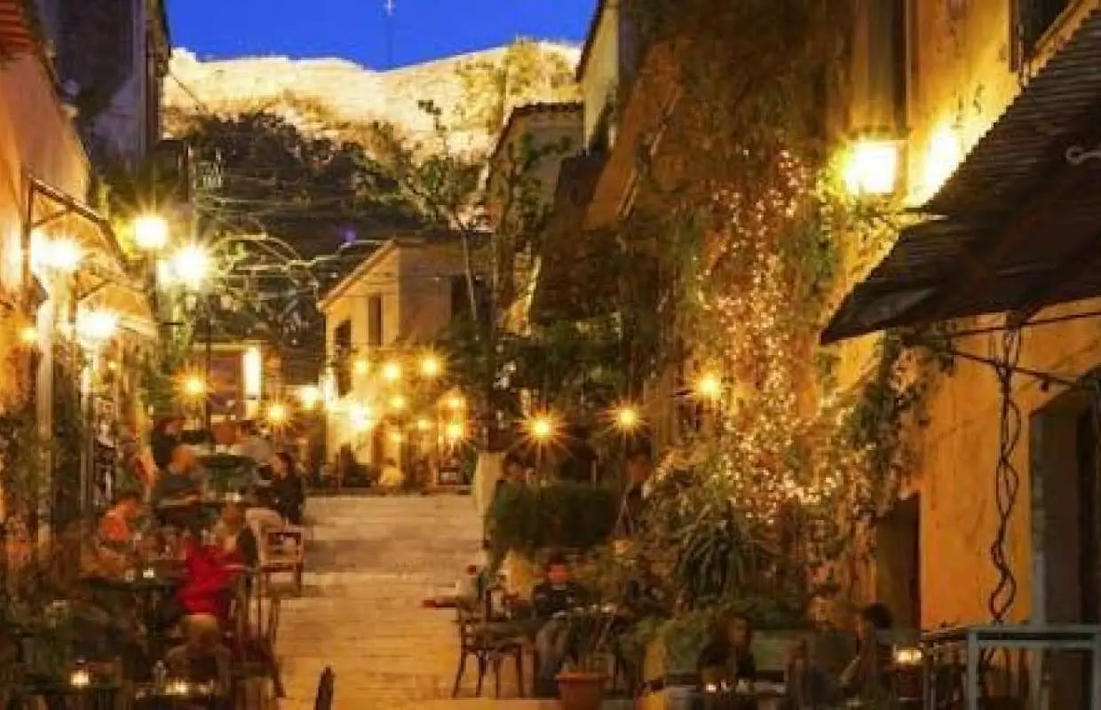 City highlights evening group tour with meze dinner in Athens