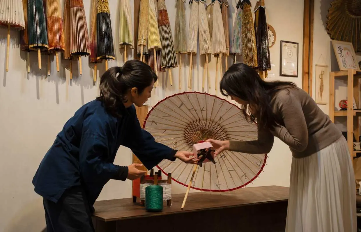 Mini Wagasa Making with Professional Artisan in Kanazawa