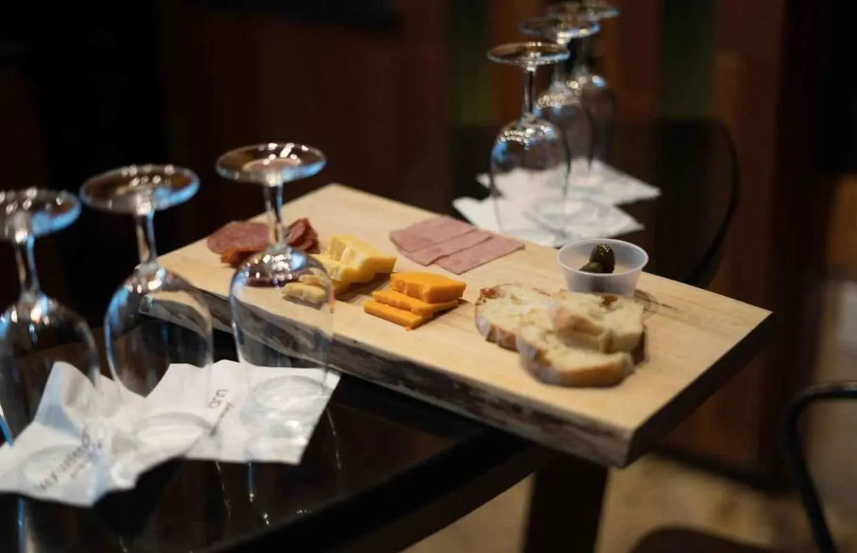 Niagara-on-the-Lake Wine Tour with Lunch｜Canada