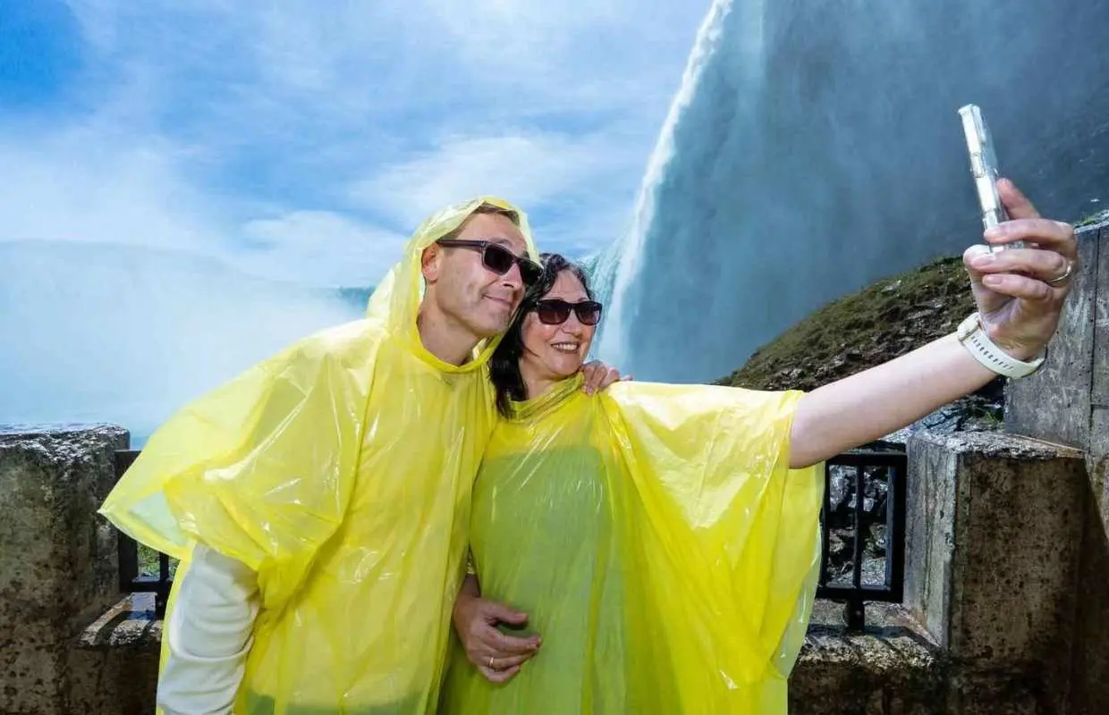 Niagara Falls: Feel the Mist with Journey & Boat Cruise｜Canada