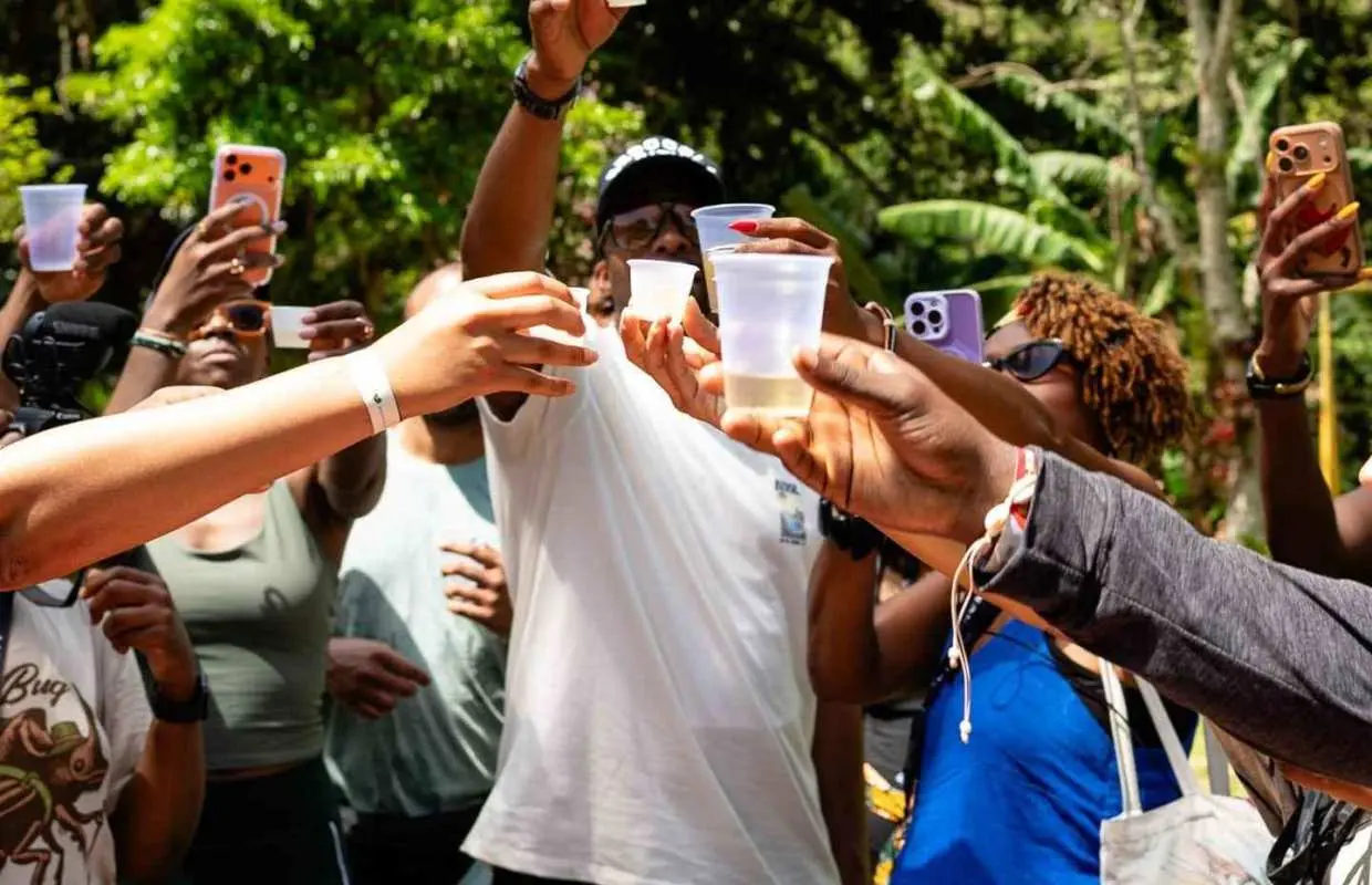 Oakland: Black-Owned Eateries Walking Tour with Food｜United States