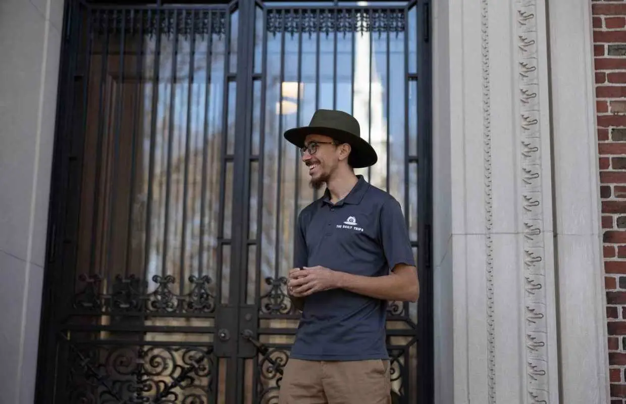 Cambridge: Harvard University Walking Tour with T-Shirt｜United States