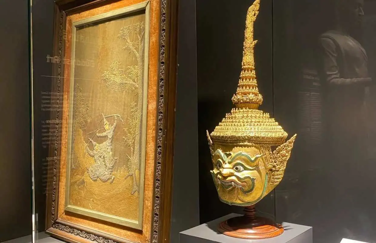 Private 1-Day Driver Service in Bangkok: Historic Sites & Uruea Cafe (Wat Paknam View) | Thailand
