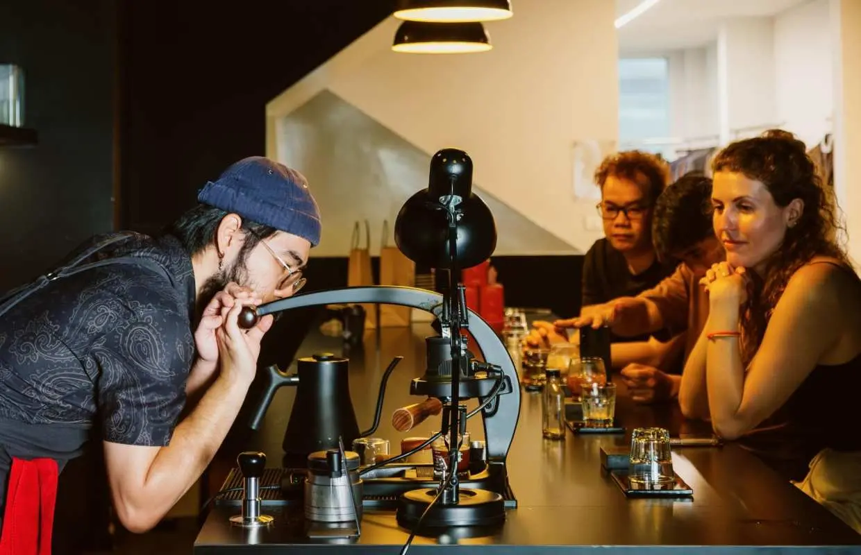 จิบ ลิ้มรส และเดินเล่น – ทัวร์ชิมกาแฟและวัฒนธรรมอาหารเวียดนามสุดพิเศษ
