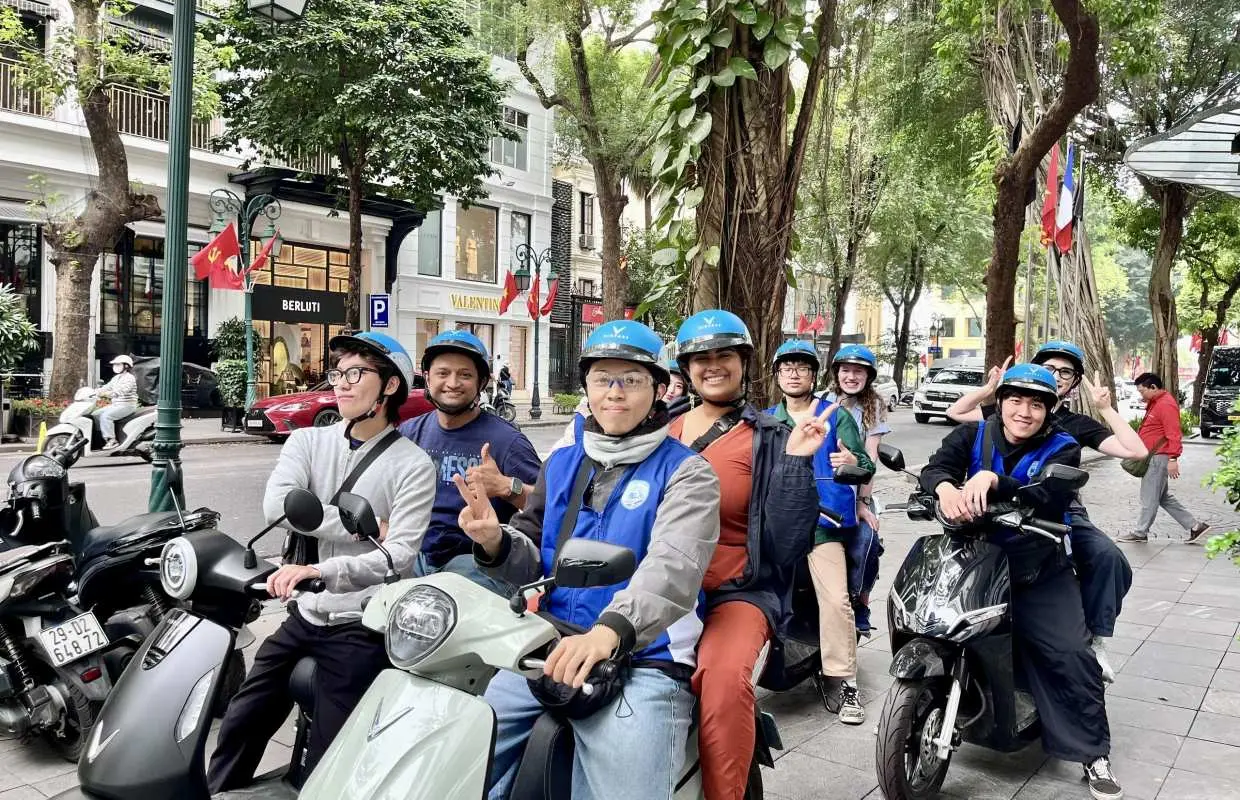 Hanoi E-Scooter Highlight City Tour: Street Food Adventure & Hidden City Ride by Electric Motorbike