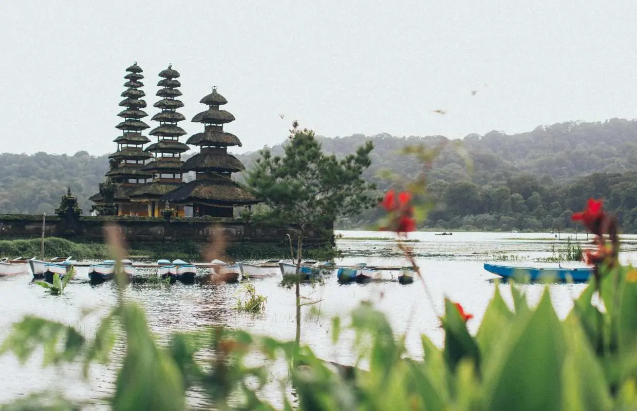 Munduk Jungle Trekking,Canoing & Waterfalls