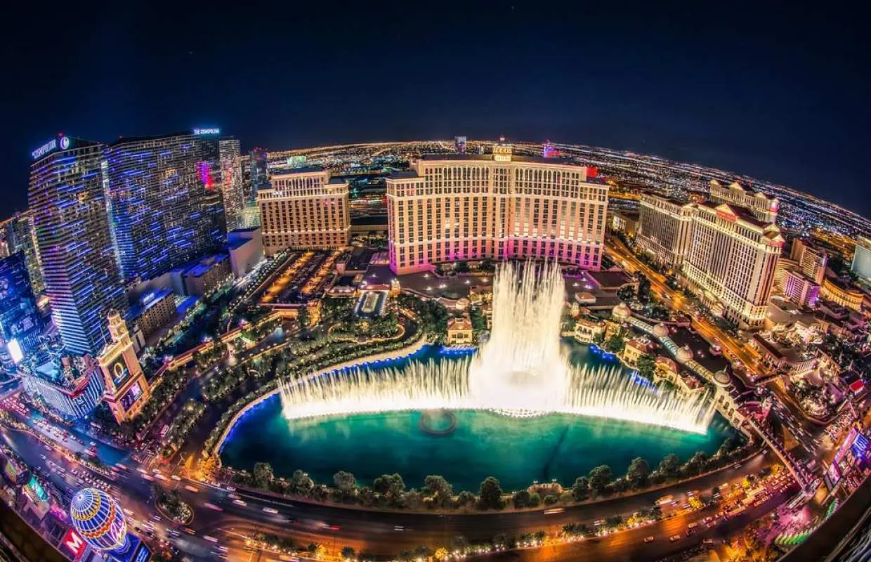 【Time Limited 25% off】Las Vegas Night Tour, Fremont St. Experience, & Welcome sign with hotel pick up and drop off I Las Vegas I United States
