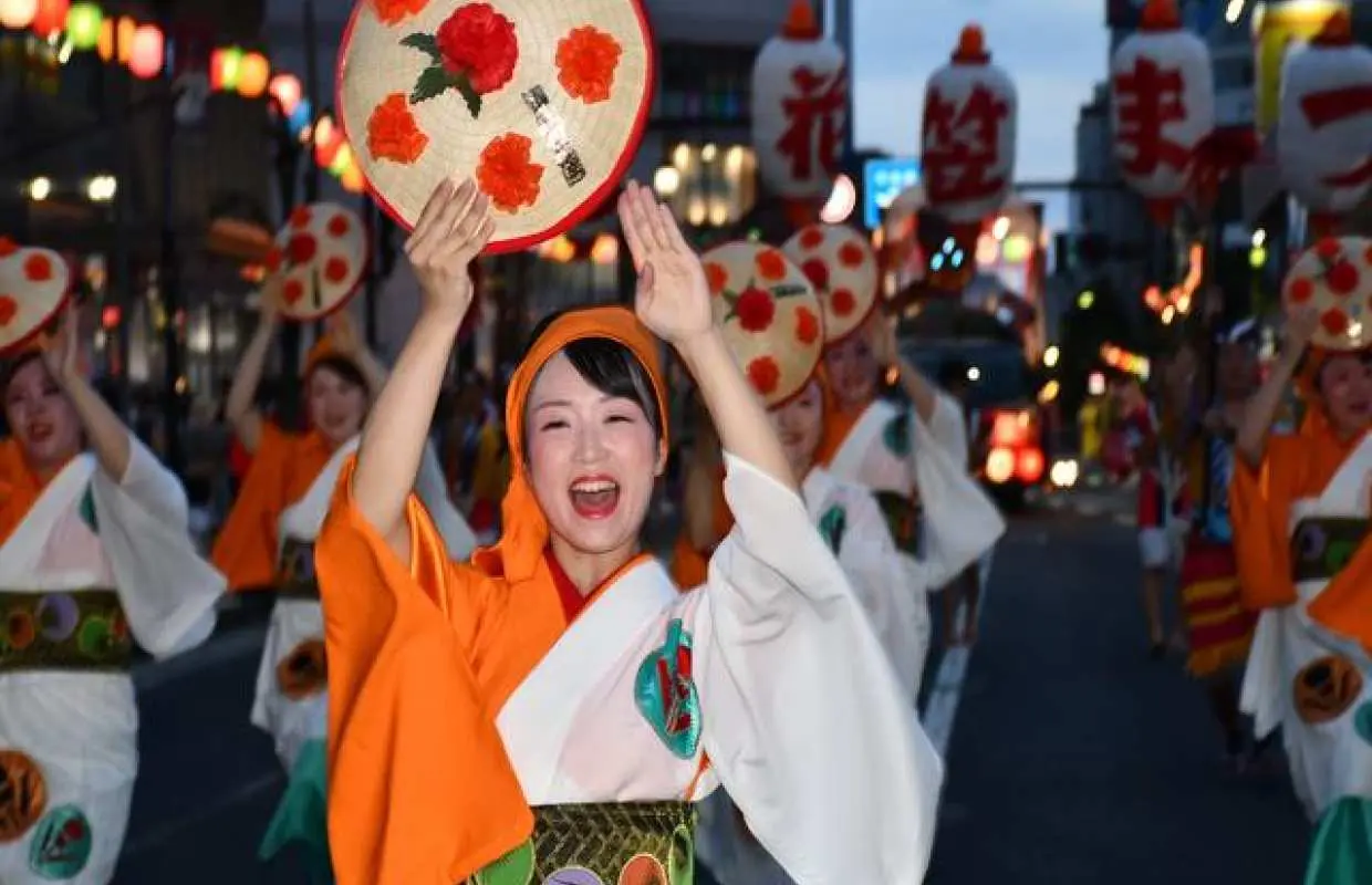 【東北2大夏祭り】山形花笠まつり・仙台七夕まつり 2日間宿泊バスツアー 新宿駅発着