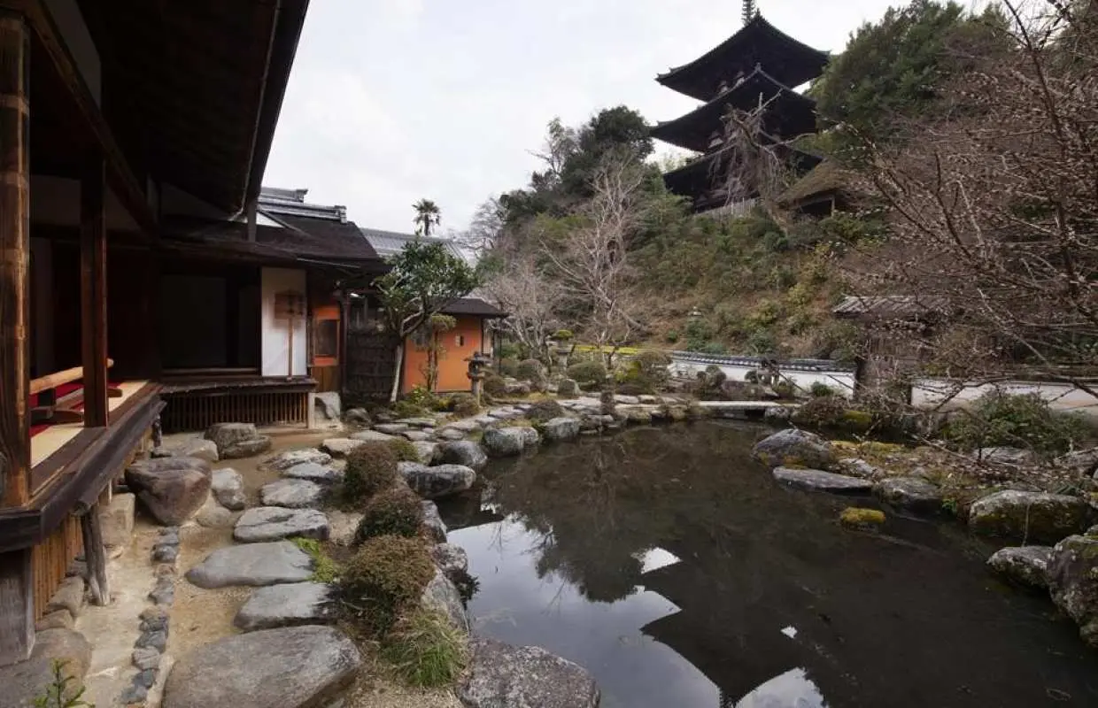 當麻寺 写仏・丸窓席お茶体験 日帰りツアー