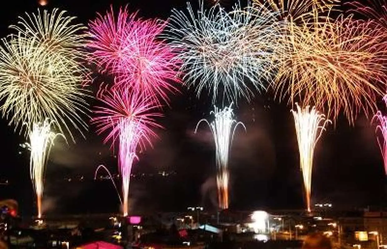Approximately 10,000 fireworks and music in a spectacular display! Abashiri Fireworks Festival: A refreshing summer in Abashiri for two days [Departing from Sapporo]