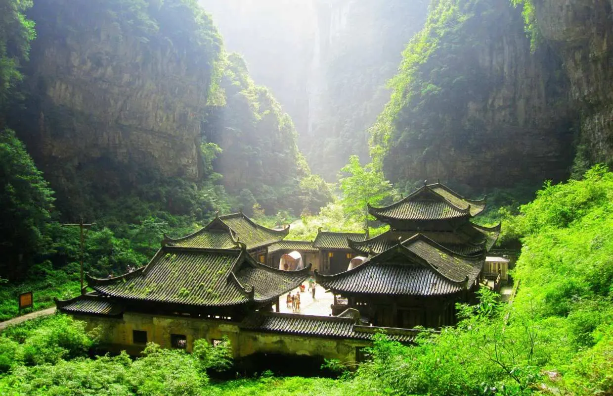 Chongqing Private Charter Car Day Trip: Wulong/Chiyou Jiuli City/City Center/Dazu