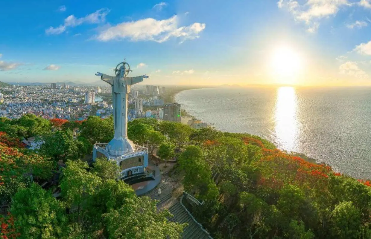 Vung Tau Full Day Escape – Beach, Culture & Coastal Views