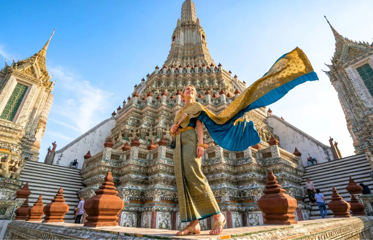 Wat Arun Traditional Thai Costume | Bangkok
