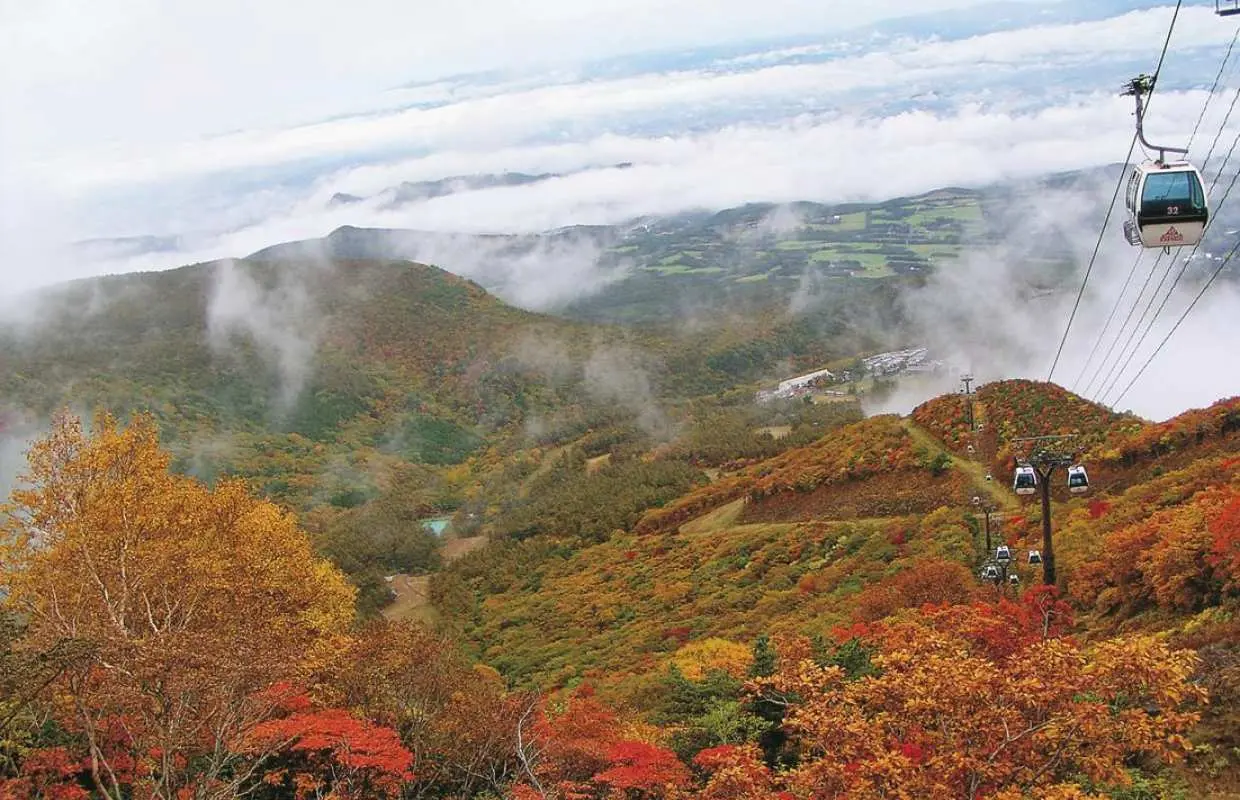 東北紅葉ツアー2日間｜日本百名山「安達太良山」｜栗駒山ハイキング｜鳴子温泉【東京発】