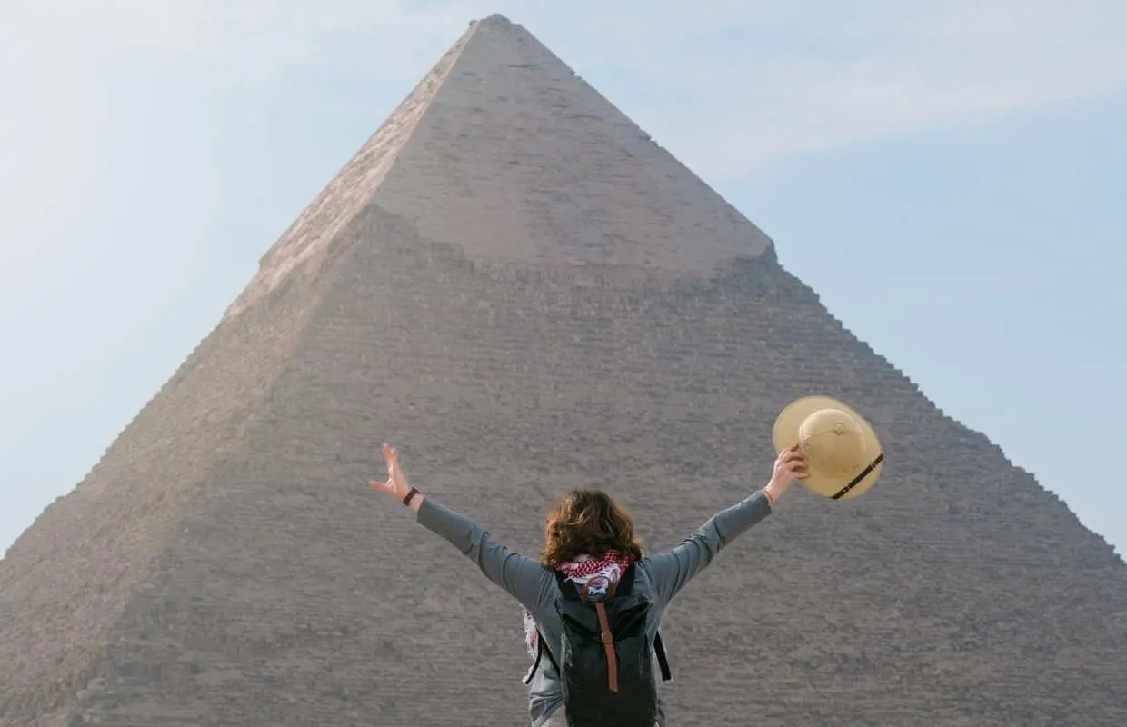 Cairo To Sharm El Sheikh Bus Trip for Museum & Pyramids Tour