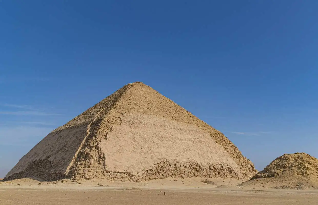 Guided Pyramids of Giza Trip With Dahshur Pyramids Visit