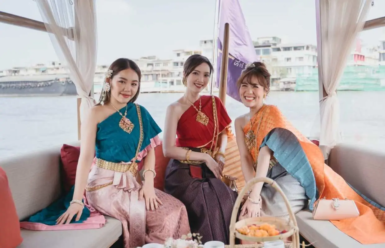 Bangkok Supatra Cruise with Thai Costume Along Chao Phraya River | Thailand