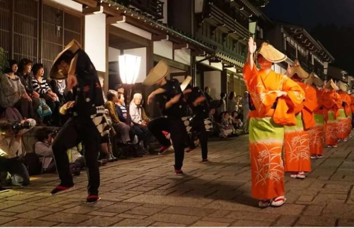 中部岐阜富山2日游 |白川乡与飞驒高山|俱乐部旅游特别活动「月见之尾原」2天[名古屋站出发]