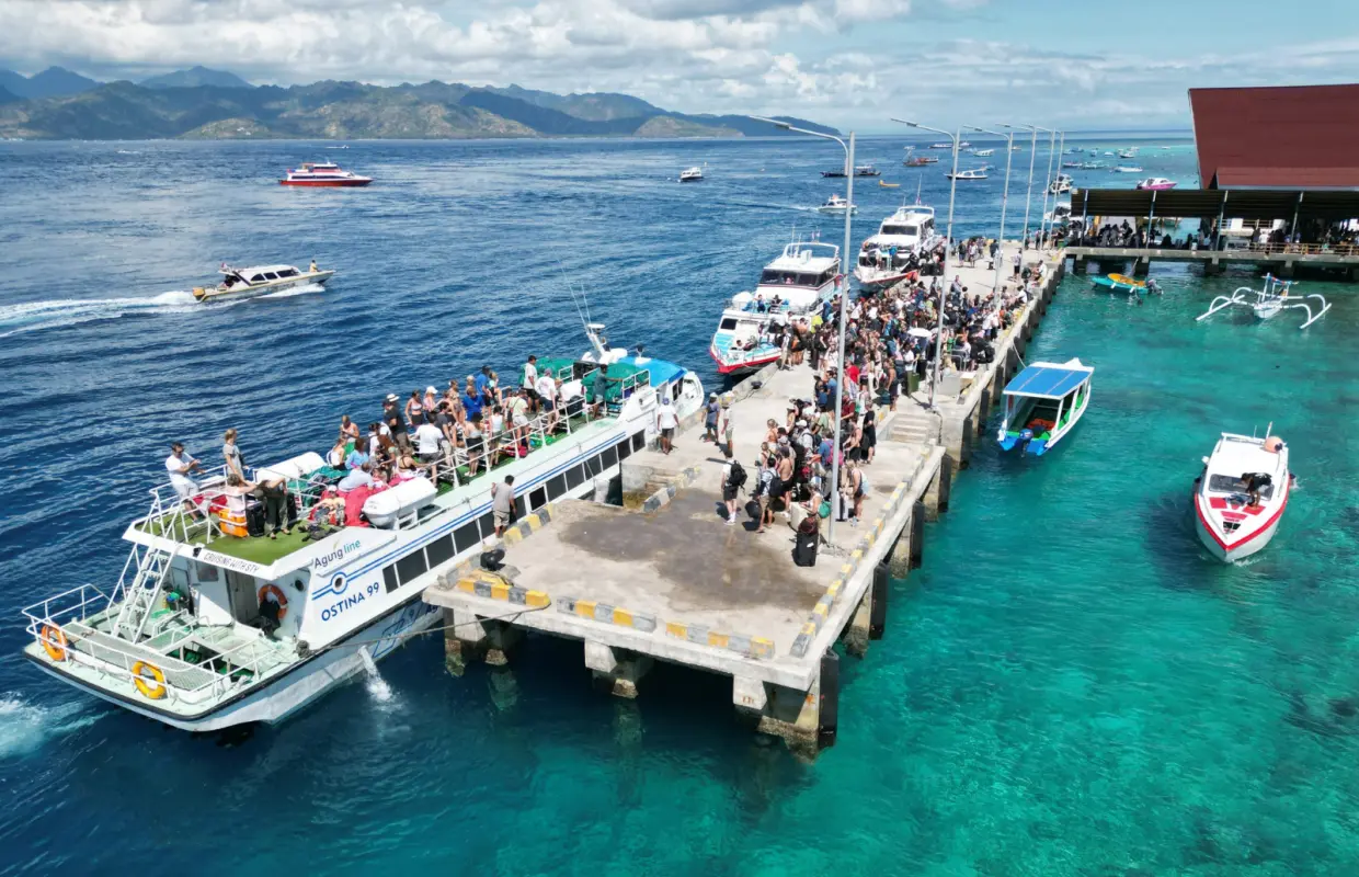 Fast Boat Transfer : PADANGBAI to Gili Island & Lombok with OSTINA FAST BOAT