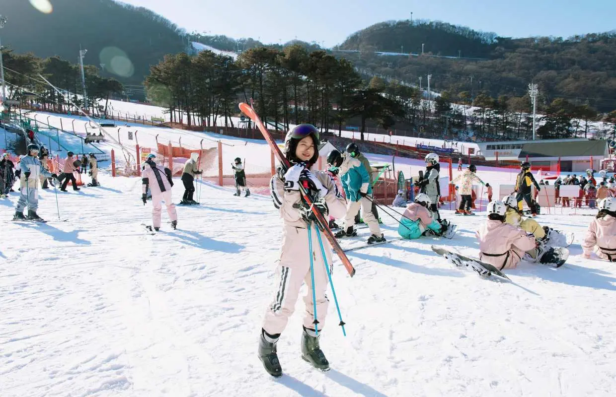 【首爾出發】小團制滑雪教學・入門體驗 1 日遊｜芝山滑雪場