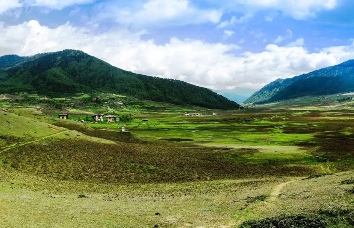 ทัวร์ขนาดเล็ก - ภูฏานสุดคลาสสิก 8 วัน | ชายามบ่ายสุดหรูระดับ 5 ดาวจาก UMA & เจดีย์ 108 องค์ & สะพานแขวนภูฏาน | ขั้นต่ำ 2 ท่าน | รถส่วนตัว | ไม่รวมค่าตั๋วเครื่องบิน