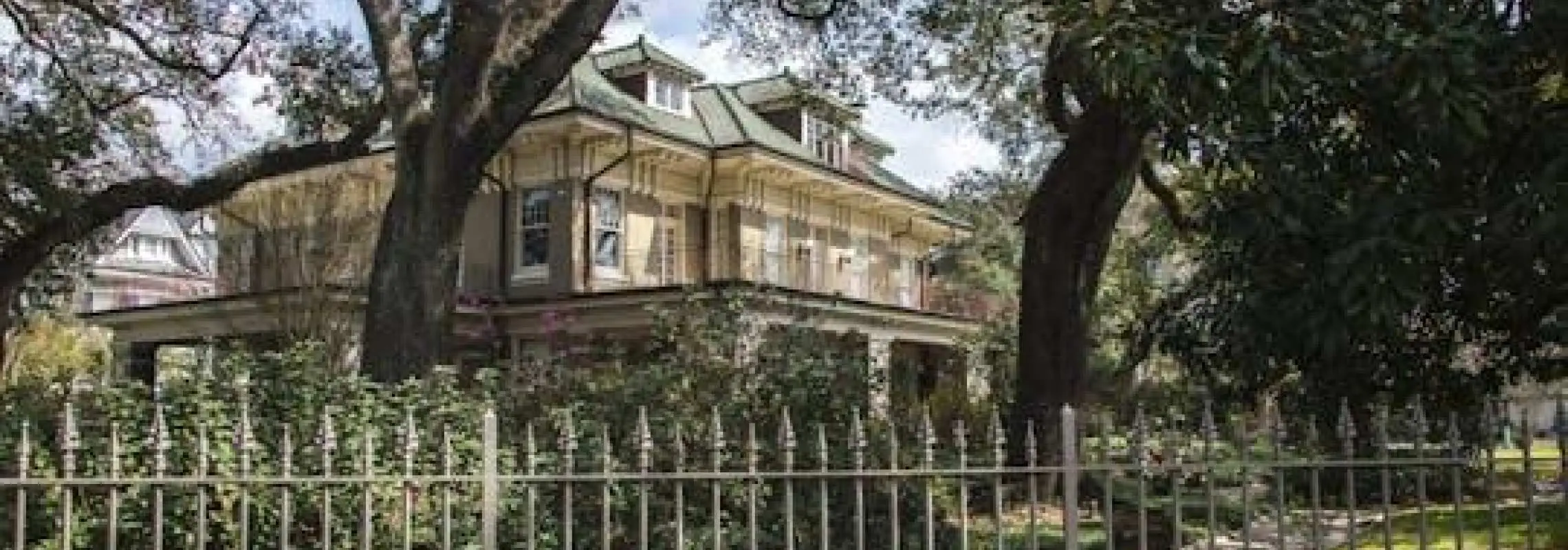Garden District and Lafayette Cemetery Tour